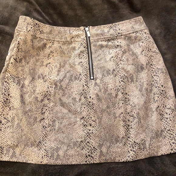Snake print skirt - Picture 2 of 2